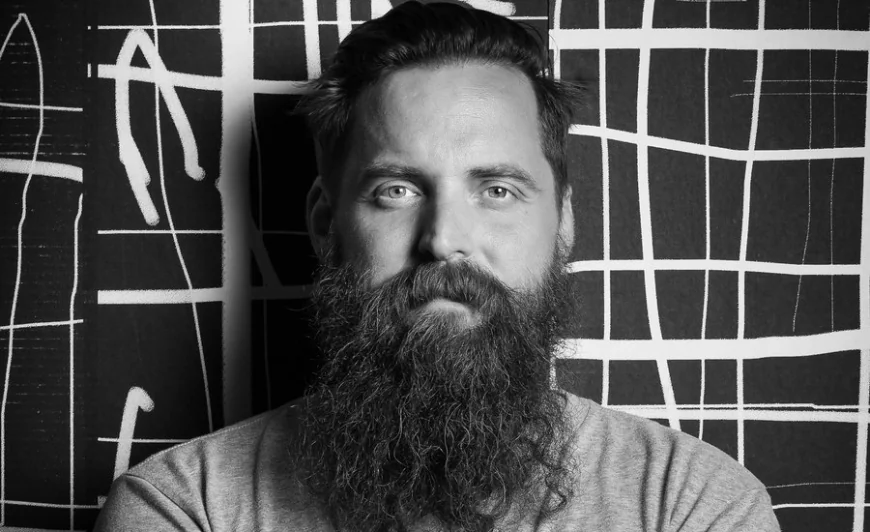 Aaron Curry Net Worth, Relationships, Age/Birthdate & Birthday Facts