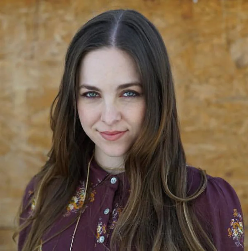 Brittany Curran Net Worth, Relationships, Age/Birthdate & Birthday Facts