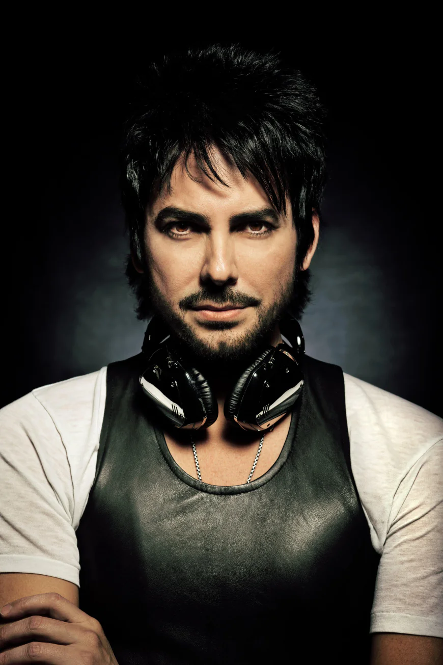 Beto Cuevas Net Worth, Relationships, Age/Birthdate & Birthday Facts