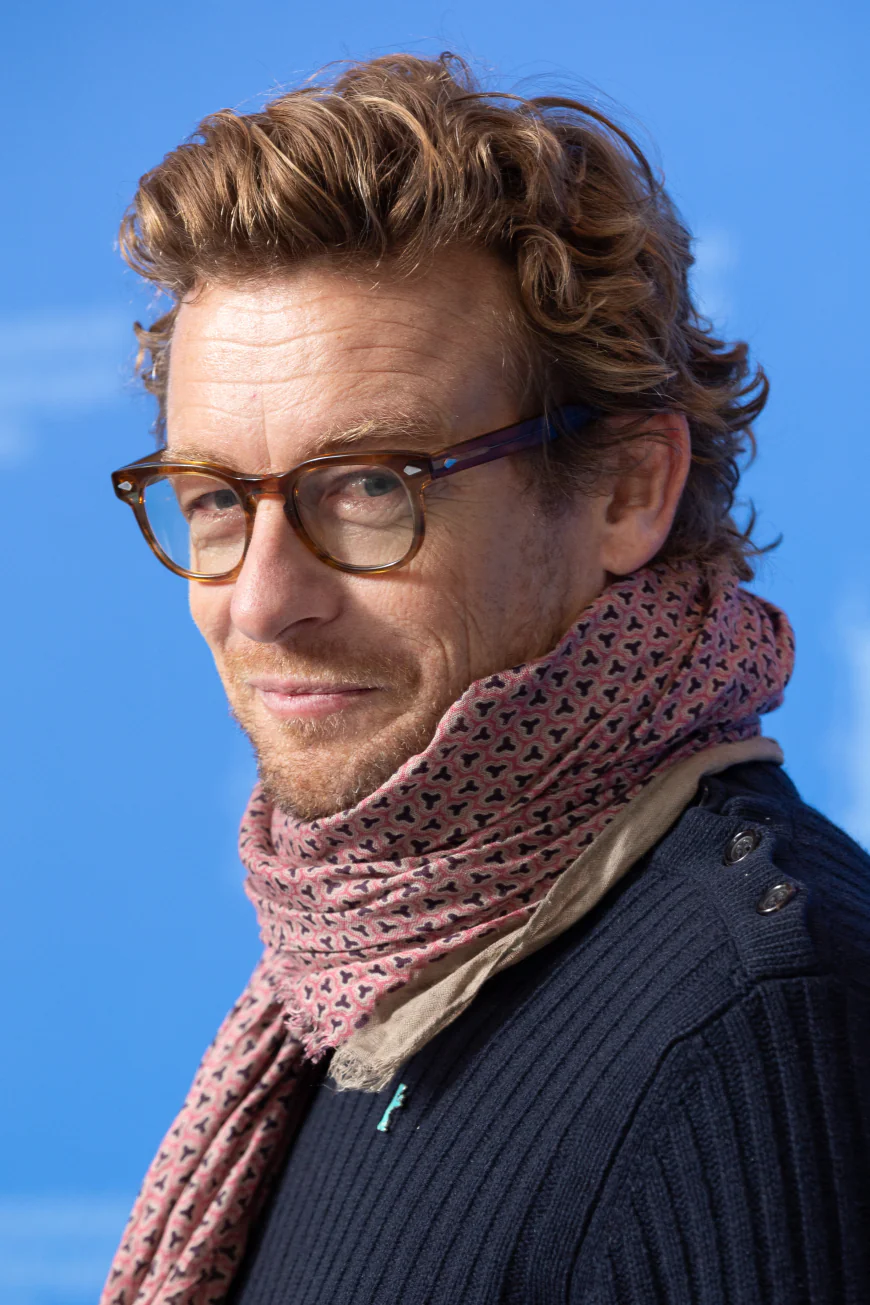 Simon Baker Net Worth, Relationships, Age/Birthdate & Birthday Facts
