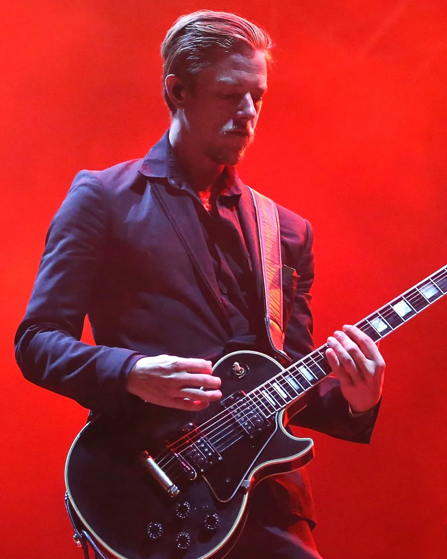 Paul Banks Net Worth, Relationships, Age/Birthdate & Birthday Facts