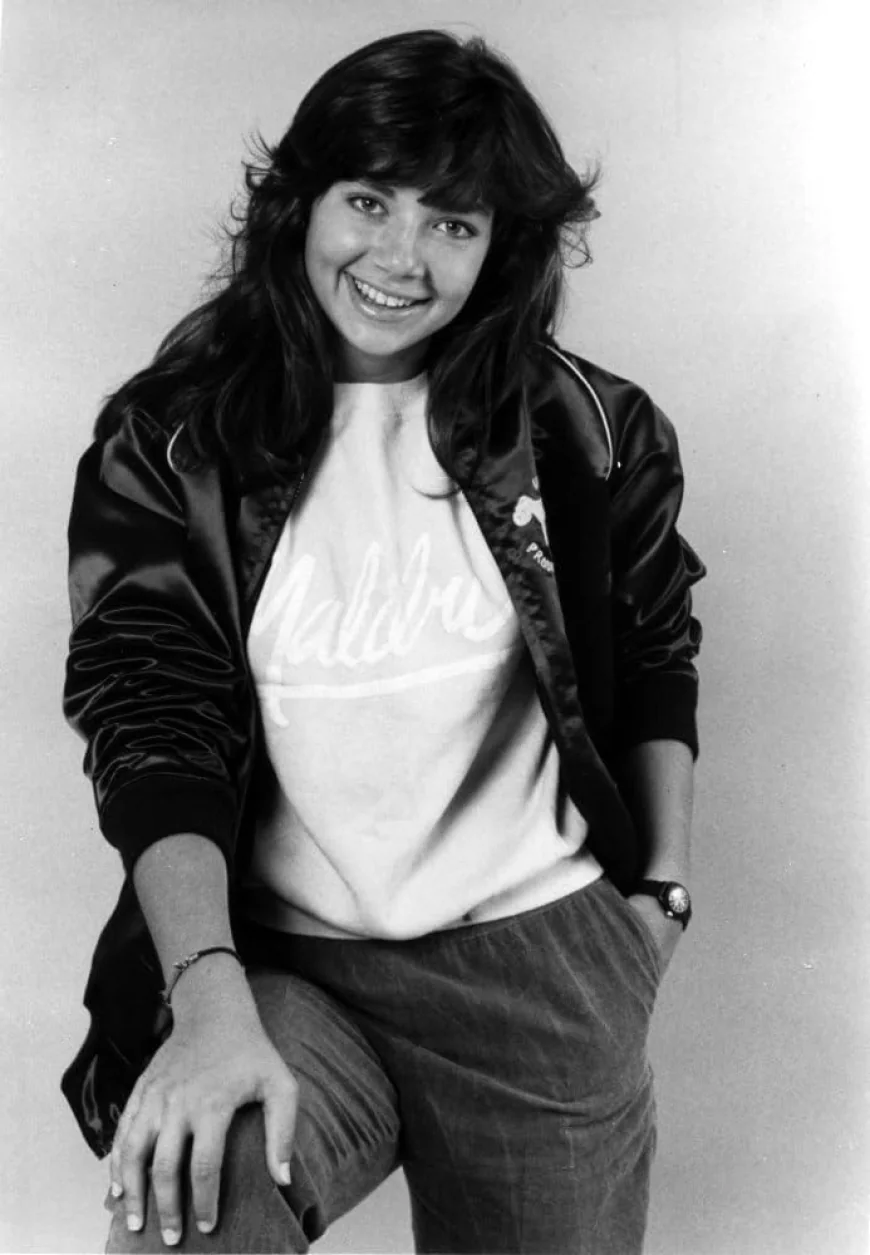 Justine Bateman Net Worth, Relationships, Age/Birthdate & Birthday Facts