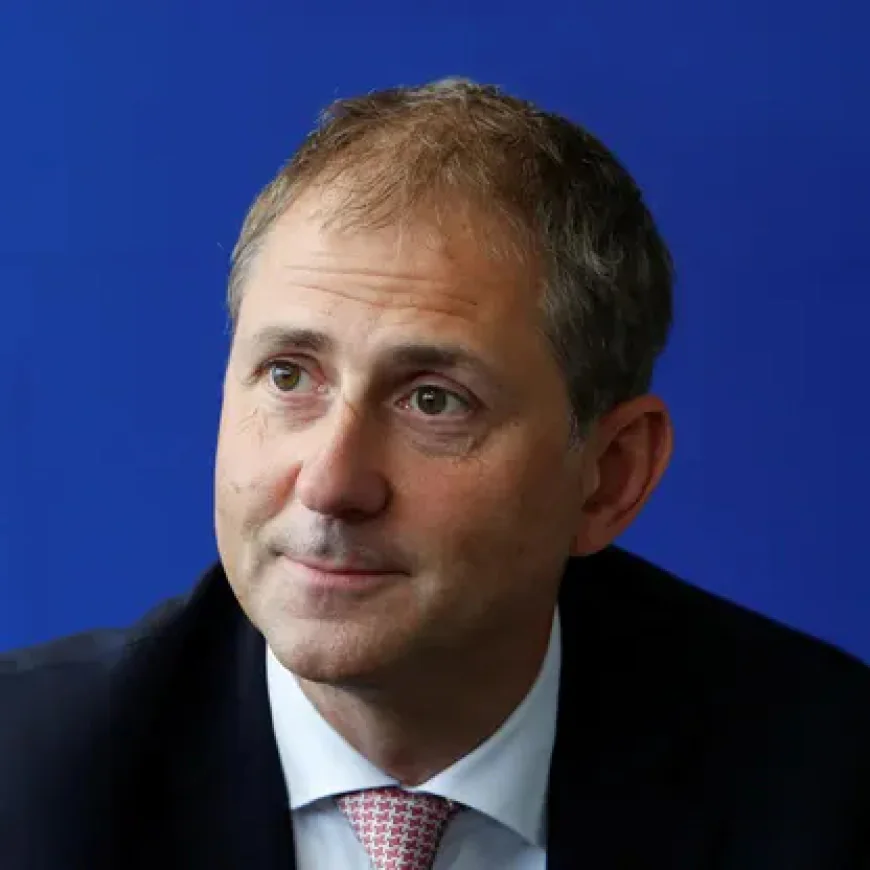 Alex Beard Net Worth, Relationships, Age/Birthdate & Birthday Facts