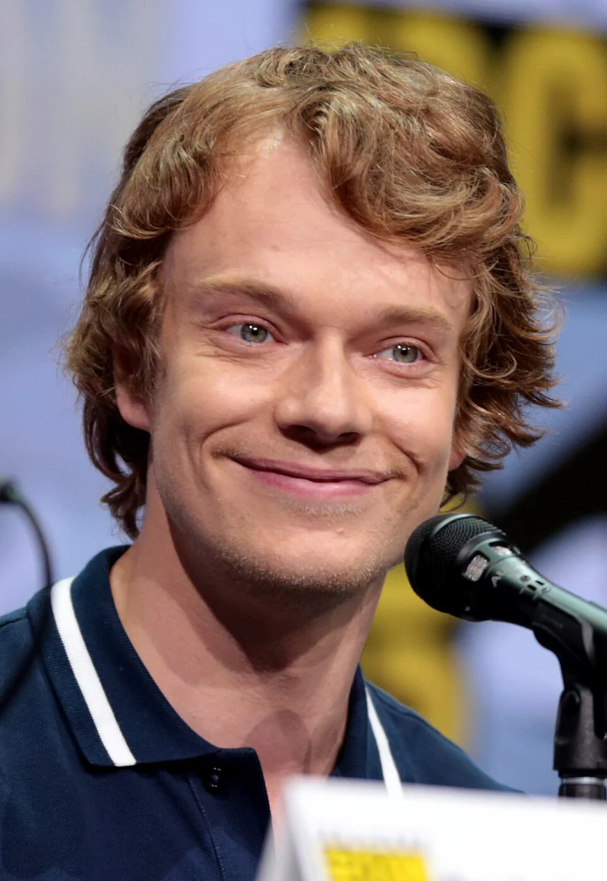 Alfie Allen Net Worth, Relationships, Age/Birthdate & Birthday Facts