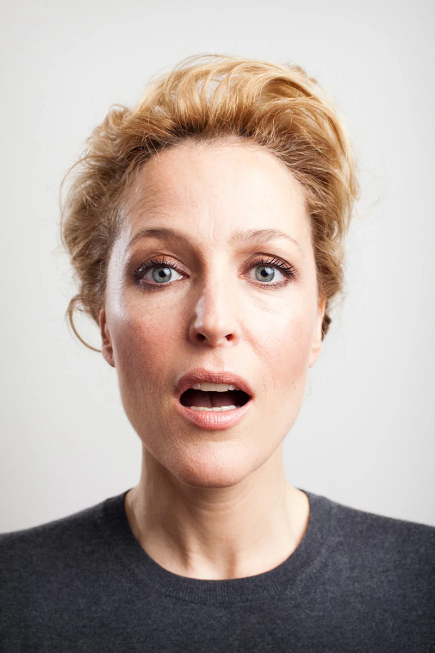 Gillian Anderson Net Worth, Relationships, Age/Birthdate & Birthday Facts