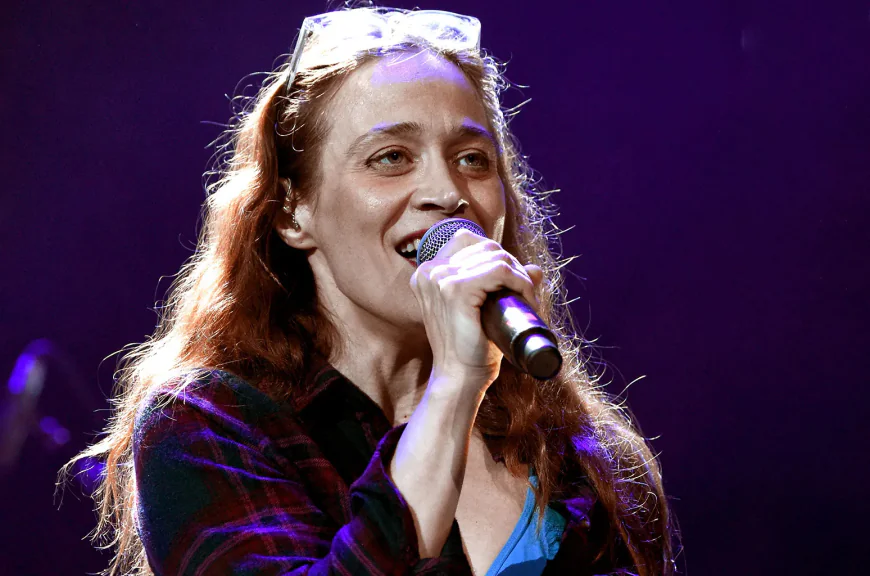 Fiona Apple Net Worth, Relationships, Age/Birthdate & Birthday Facts