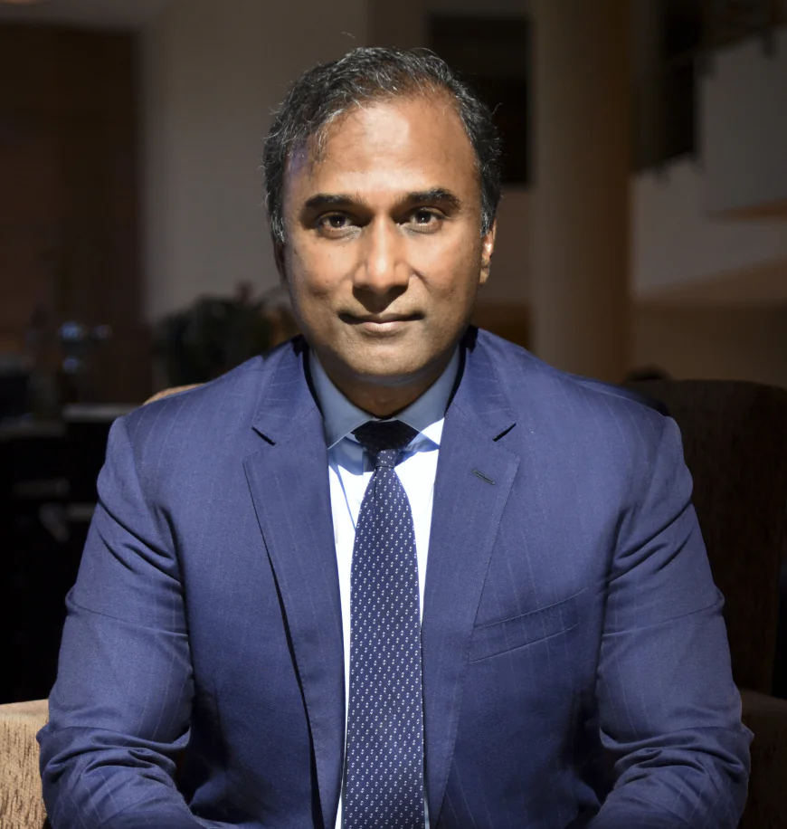Shiva Ayyadurai Net Worth, Relationships, Age/Birthdate & Birthday Facts