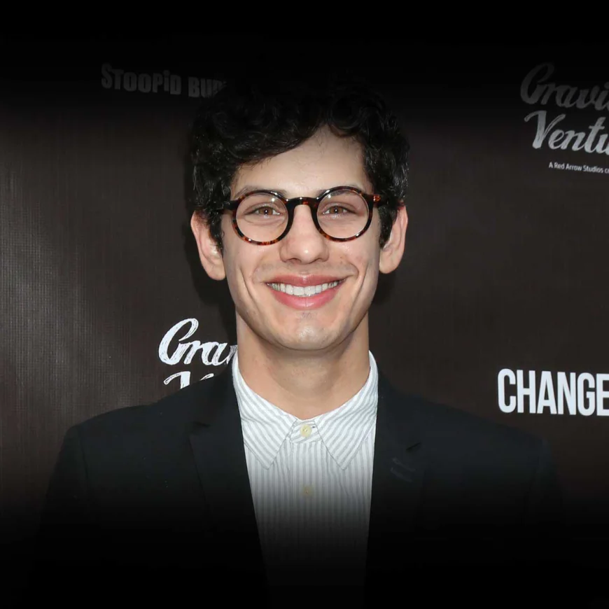 Matt Bennett Net Worth, Relationships, Age/Birthdate & Birthday Facts