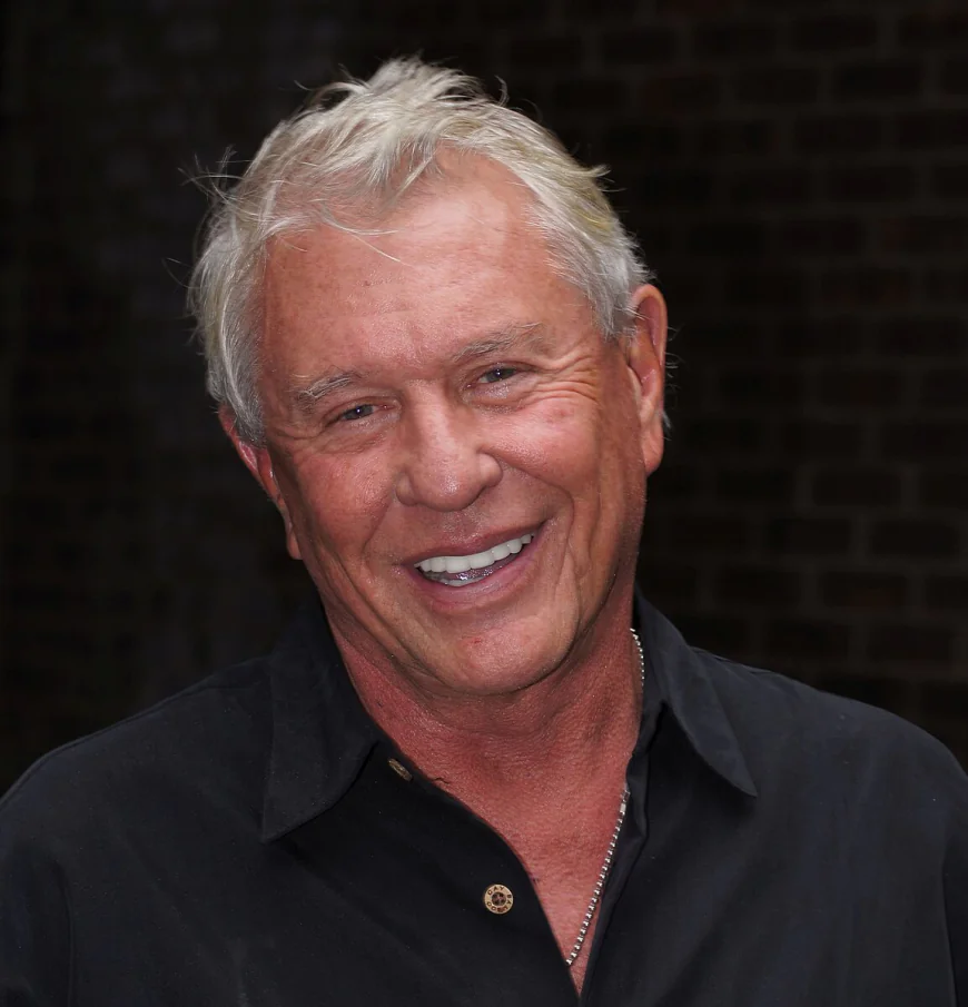 Tom Berenger Net Worth, Relationships, Age/Birthdate & Birthday Facts