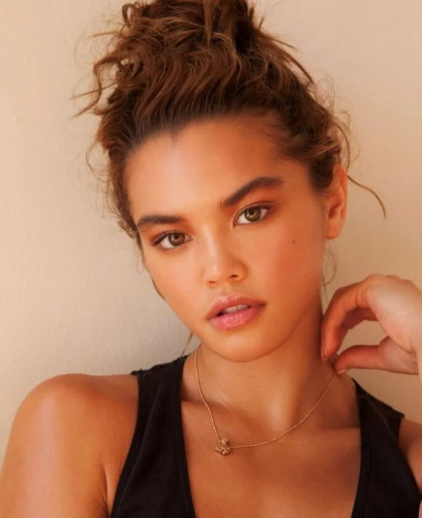Paris Berelc Net Worth, Relationships, Age/Birthdate & Birthday Facts
