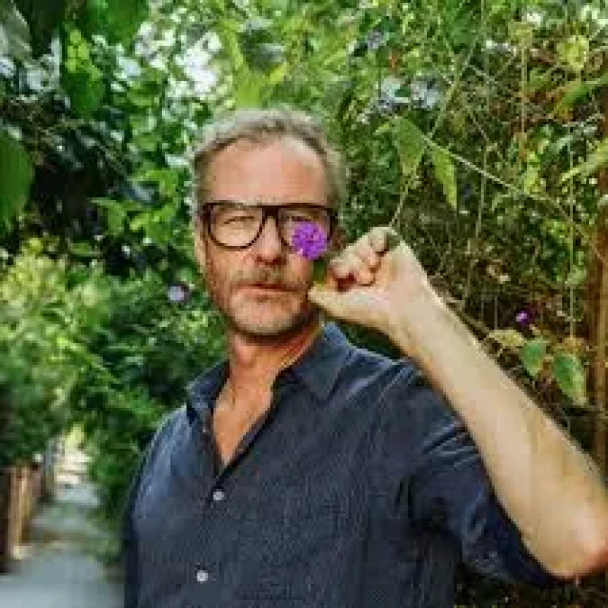 Matt Berninger Net Worth, Relationships, Age/Birthdate & Birthday Facts