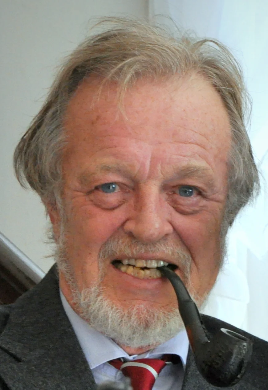 Bernard Cornwell Net Worth, Relationships, Age/Birthdate & Birthday