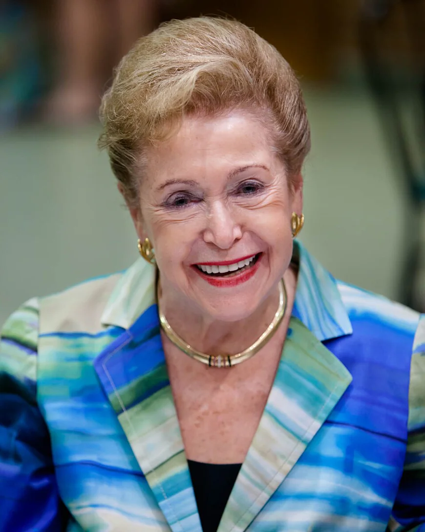Mary Higgins Clark Net Worth, Relationships, Age/Birthdate & Birthday