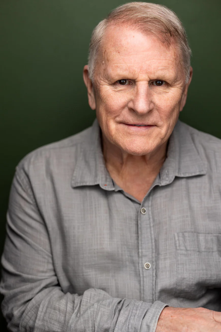 Gordon Clapp Net Worth, Relationships, Age/Birthdate & Birthday