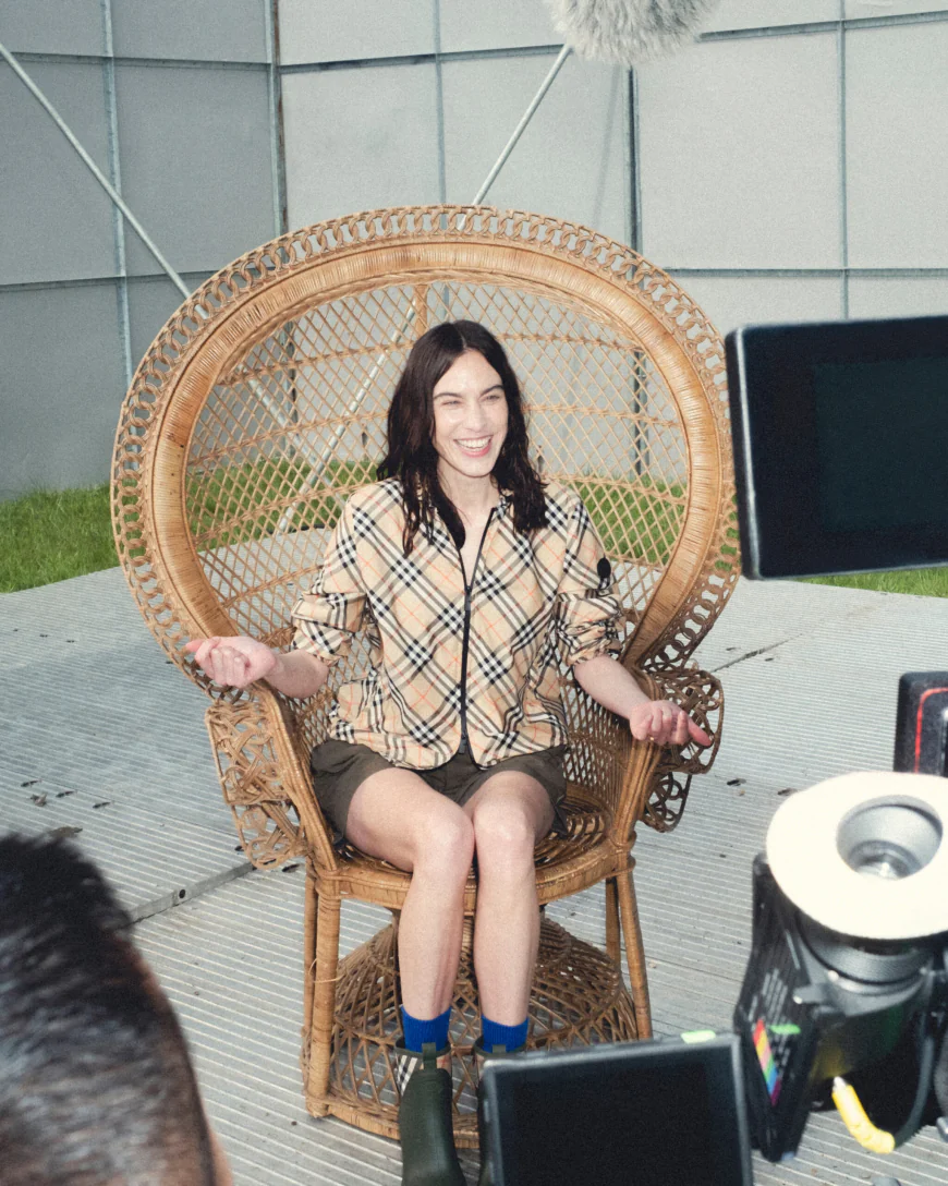 Alexa Chung Net Worth, Relationships, Age/Birthdate & Birthday