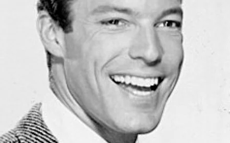 Richard Chamberlain Net Worth, Relationships, Age/Birthdate & Birthday