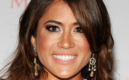 Cara Castronuova Net Worth, Relationships, Age/Birthdate & Birthday