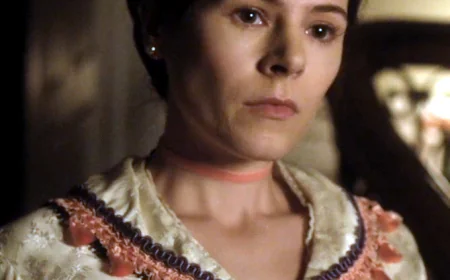 Elaine Cassidy Net Worth, Relationships, Age/Birthdate & Birthday