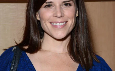 Neve Campbell Net Worth, Relationships, Age/Birthdate & Birthday