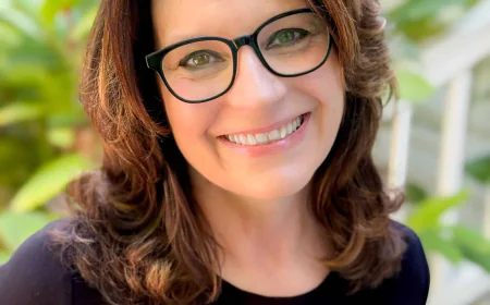 Meg Cabot Net Worth, Relationships, Age/Birthdate & Birthday
