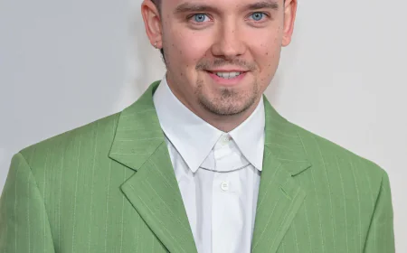 Asa Butterfield Net Worth, Relationships, Age/Birthdate & Birthday