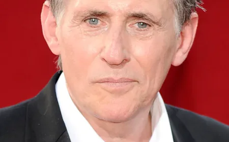 Gabriel Byrne Net Worth, Relationships, Age/Birthdate & Birthday