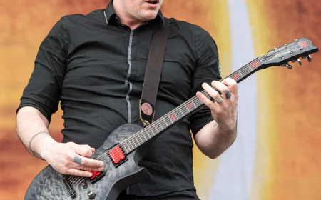 Benjamin Burnley Net Worth, Relationships, Age/Birthdate & Birthday