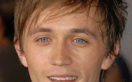 Sondre Lerche Net Worth, Relationships, Age/Birthdate & Birthday Facts