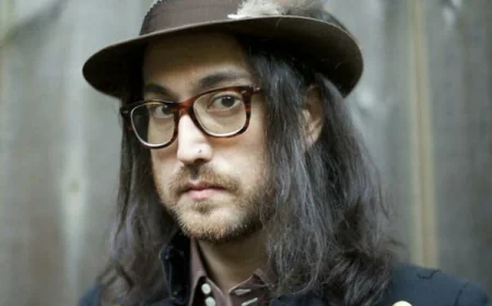 Sean Lennon Net Worth, Relationships, Age/Birthdate & Birthday Facts