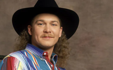 Tracy Lawrence Net Worth, Relationships, Age/Birthdate & Birthday Facts
