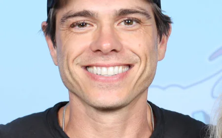 Matthew Lawrence Net Worth, Relationships, Age/Birthdate & Birthday Facts