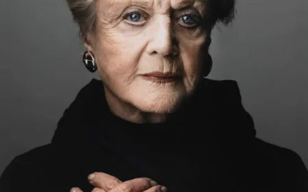 Angela Lansbury Net Worth, Relationships, Age/Birthdate & Birthday Facts