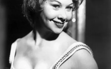 Lantana Net Worth, Relationships, Age/Birthdate & Birthday Facts