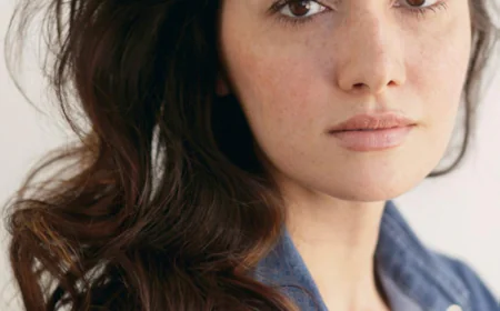 Sara Malakul Lane Net Worth, Relationships, Age/Birthdate & Birthday Facts