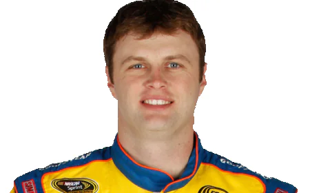 Travis Kvapil Net Worth, Relationships, Age/Birthdate & Birthday Facts