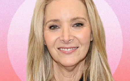 Lisa Kudrow Net Worth, Relationships, Age/Birthdate & Birthday Facts