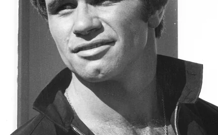 Martin Kove Net Worth, Relationships, Age/Birthdate & Birthday Facts