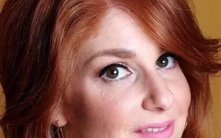 Julie Klausner Net Worth, Relationships, Age/Birthdate & Birthday Facts