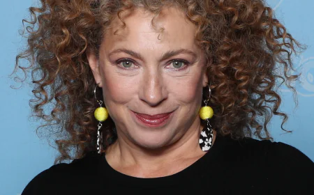 Alex Kingston Net Worth, Relationships, Age/Birthdate & Birthday Facts