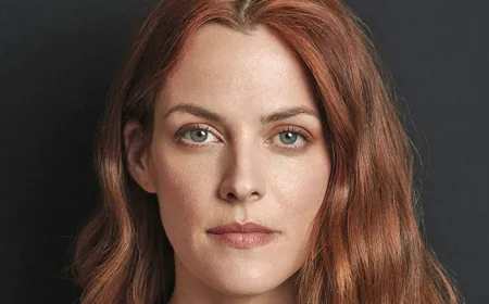 Riley Keough Net Worth, Relationships, Age/Birthdate & Birthday Facts