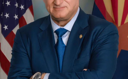 Mark Kelly Net Worth, Relationships, Age/Birthdate & Birthday Facts