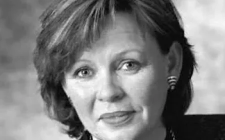 Hanni Toosbuy Kasprzak Net Worth, Relationships, Age/Birthdate & Birthday Facts