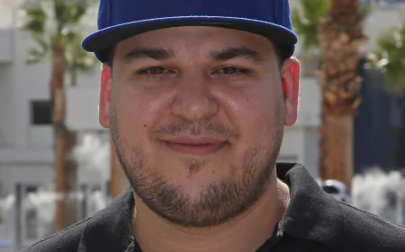 Robert Kardashian Jr Net Worth, Relationships, Age/Birthdate & Birthday Facts