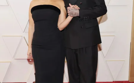 Kourtney Kardashian Net Worth, Relationships, Age/Birthdate & Birthday Facts