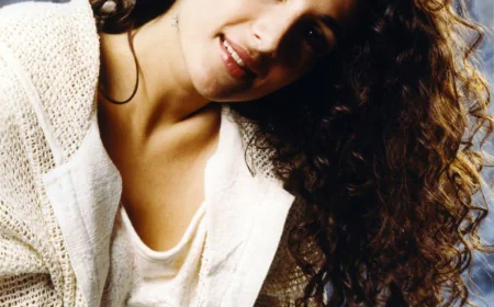 Melina Kanakaredes Net Worth, Relationships, Age/Birthdate & Birthday Facts