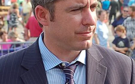 Jason Jones Net Worth, Relationships, Age/Birthdate & Birthday Facts