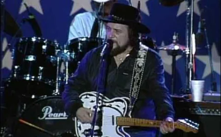 Waylon Jennings Net Worth, Relationships, Age/Birthdate & Birthday Facts