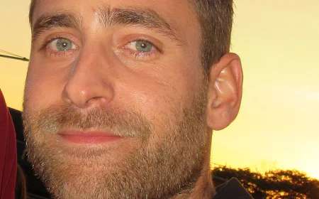 Oliver Jackson-Cohen Net Worth, Relationships, Age/Birthdate & Birthday Facts