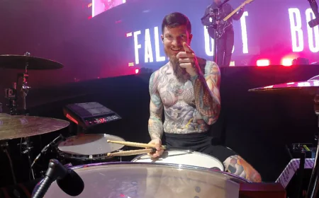 Andy Hurley Net Worth, Relationships, Age/Birthdate & Birthday Facts
