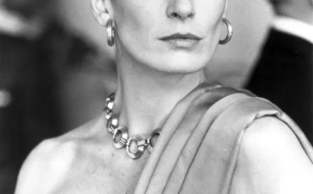 Anjelica Huston Net Worth, Relationships, Age/Birthdate & Birthday Facts